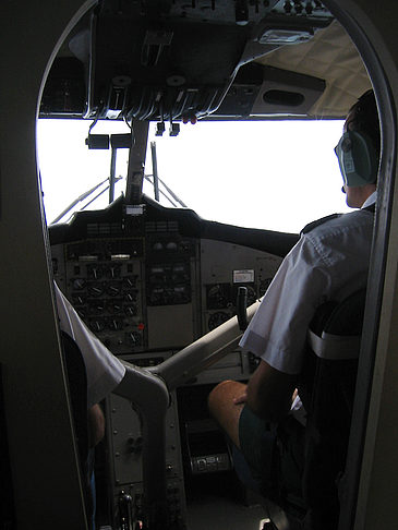 Cockpit des Wasserflugzeugs Foto 